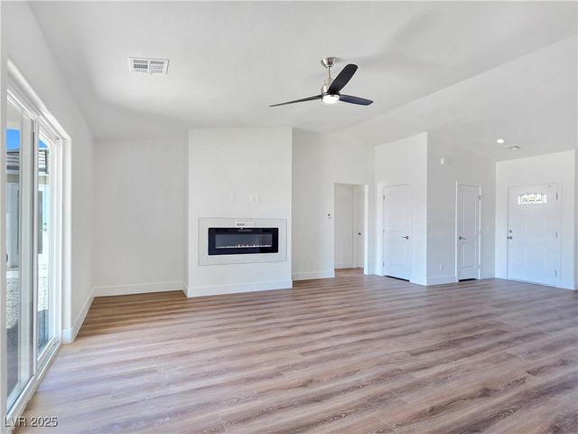 5880 Johnnie Mine Street, Pahrump, NV 89060