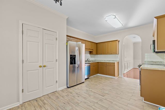 5518 FAWN CIRCLE, Hoover, AL 35226