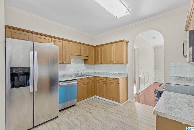 5518 FAWN CIRCLE, Hoover, AL 35226