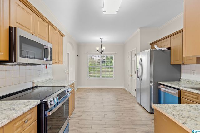 5518 FAWN CIRCLE, Hoover, AL 35226