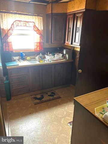 209 GREENWICH AVE, Paulsboro, NJ 08066