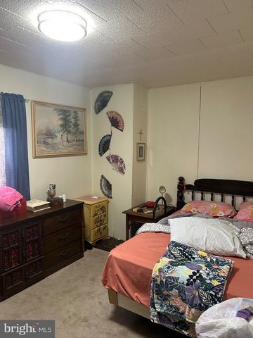 209 GREENWICH AVE, Paulsboro, NJ 08066