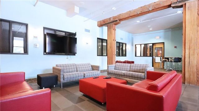 200 Main Street 310, Kansas City, MO 64105