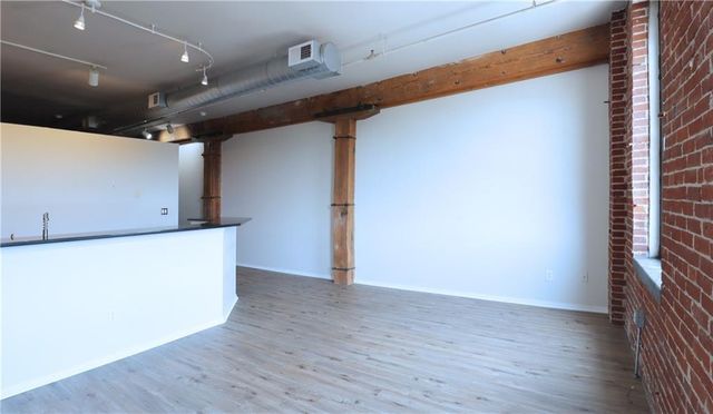 200 Main Street 310, Kansas City, MO 64105