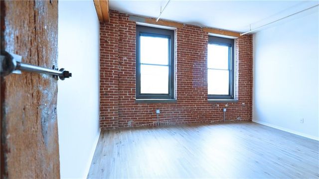 200 Main Street 310, Kansas City, MO 64105