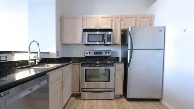 200 Main Street 310, Kansas City, MO 64105