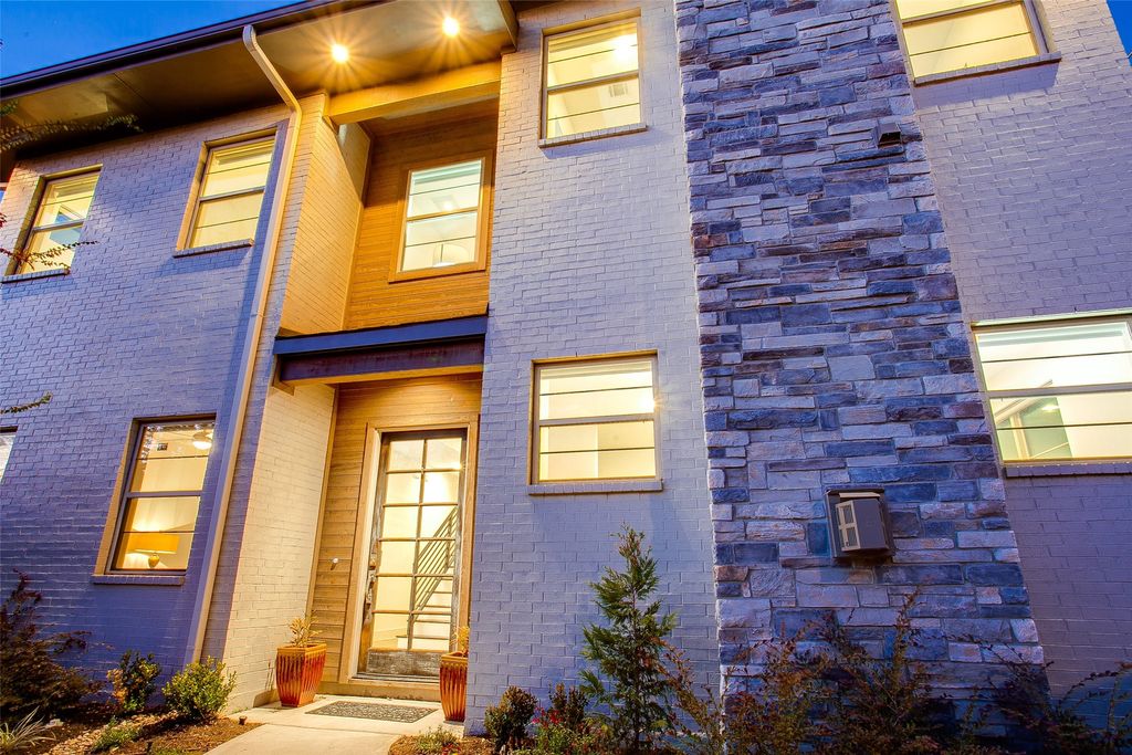 3823 Greenville Avenue, Dallas, TX 75206