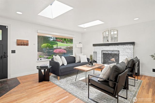 20209 83rd Avenue W, Edmonds, WA 98026