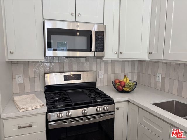 15225 Valleyheart Drive, Los Angeles, CA 91403