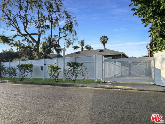 15225 Valleyheart Drive, Los Angeles, CA 91403