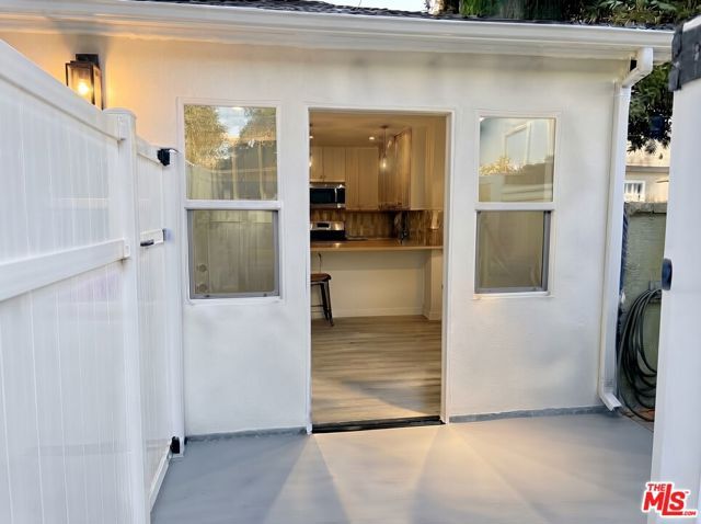 15225 Valleyheart Drive, Los Angeles, CA 91403