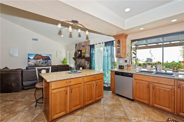 1082 23rd St, Upland, CA 91784