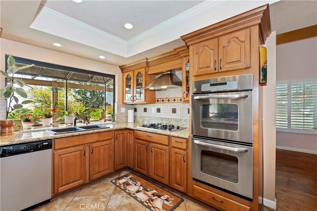 1082 23rd St, Upland, CA 91784
