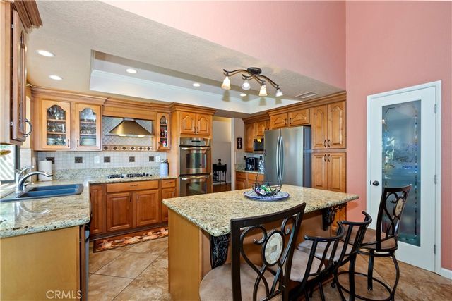 1082 23rd St, Upland, CA 91784