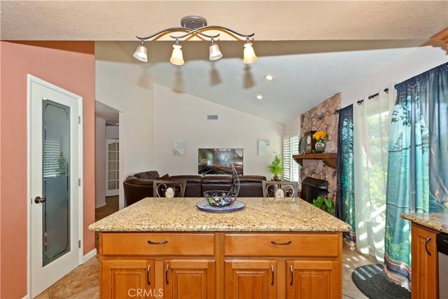 1082 23rd St, Upland, CA 91784