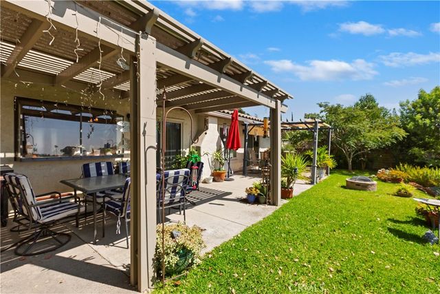 1082 23rd St, Upland, CA 91784