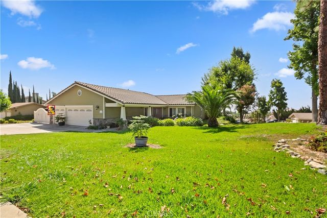 1082 23rd St, Upland, CA 91784