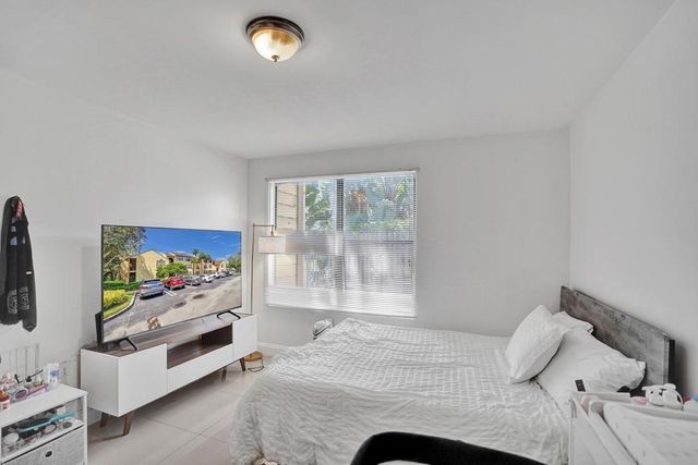 2311 N Congress Avenue 11, Boynton Beach, FL 33426