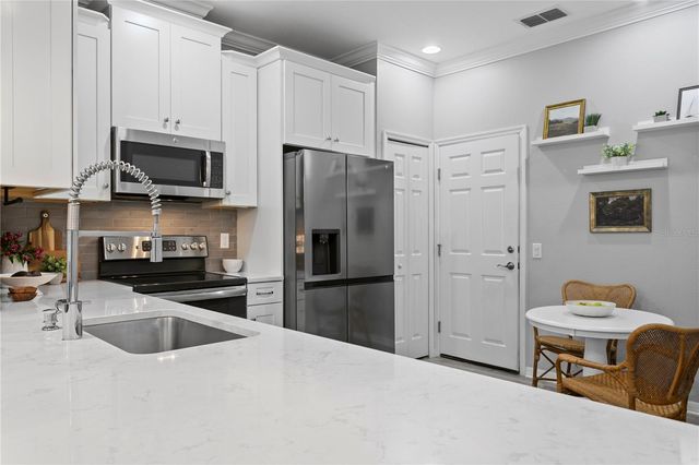 11506 CROWNED SPARROW LANE, Tampa, FL 33626