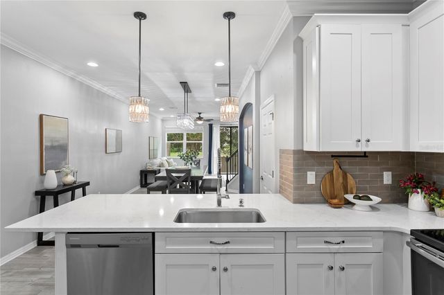 11506 CROWNED SPARROW LANE, Tampa, FL 33626