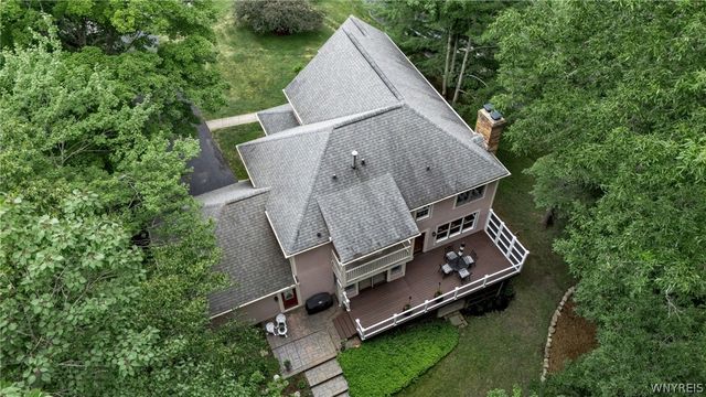 84 Middlebury Road, Orchard Park, NY 14127