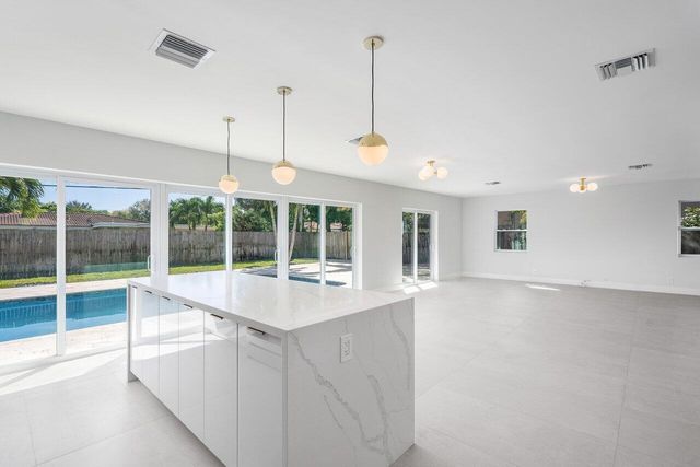 46 SW 9th Avenue, Boca Raton, FL 33486