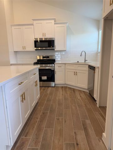 13202 Hayden Peak Drive, Iowa Colony, TX 77583