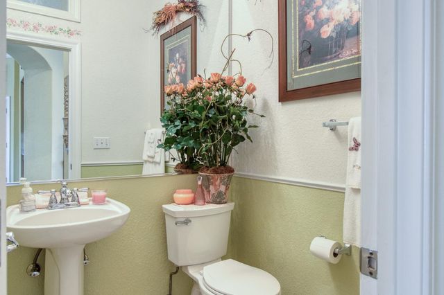 1712 Newhampton Way, Modesto, CA 95355