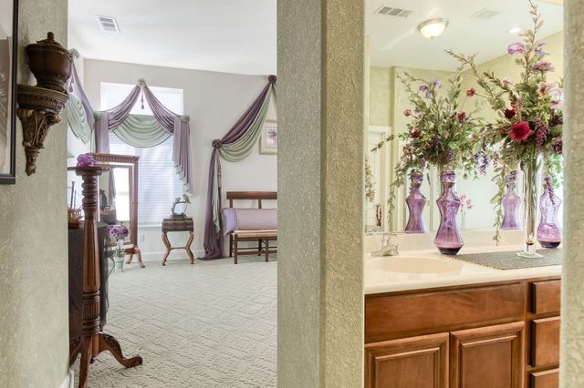 1712 Newhampton Way, Modesto, CA 95355