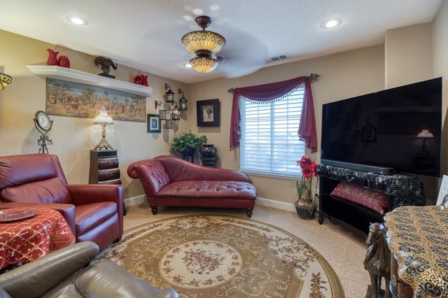 1712 Newhampton Way, Modesto, CA 95355