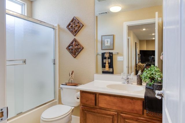 1712 Newhampton Way, Modesto, CA 95355