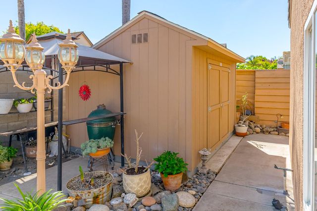 1712 Newhampton Way, Modesto, CA 95355