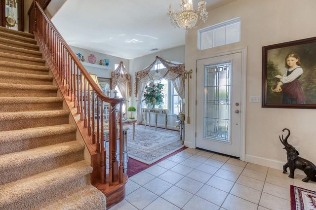 1712 Newhampton Way, Modesto, CA 95355