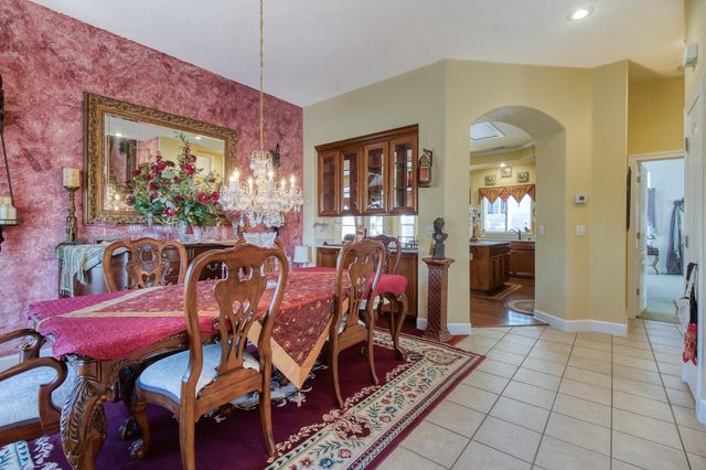 1712 Newhampton Way, Modesto, CA 95355