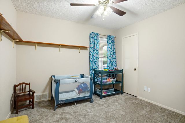 1004 Gladstone Avenue, Azle, TX 76020