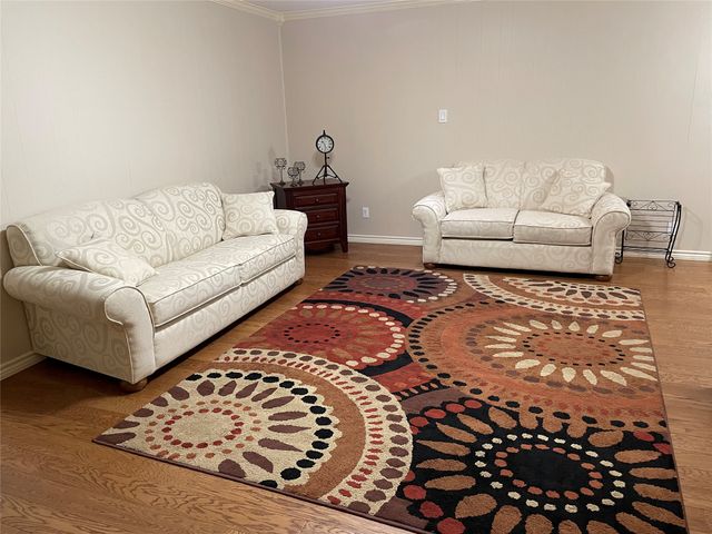 1004 Gladstone Avenue, Azle, TX 76020