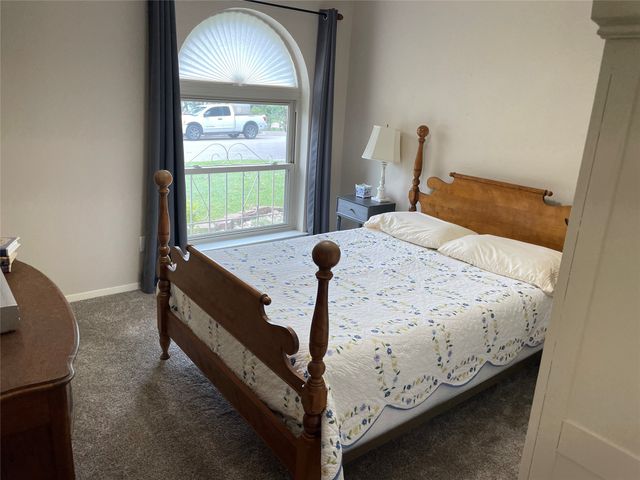 1004 Gladstone Avenue, Azle, TX 76020