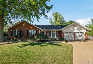 5429 Chapelford Lane, Shrewsbury, MO 63119