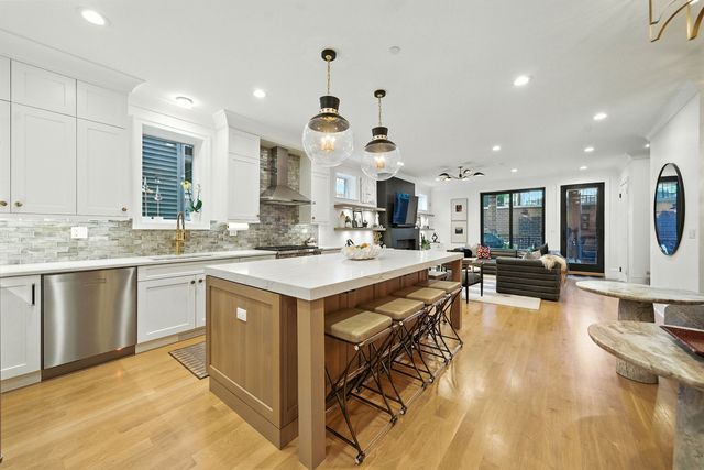 1733 N Mohawk Street 1N, Chicago, IL 60614