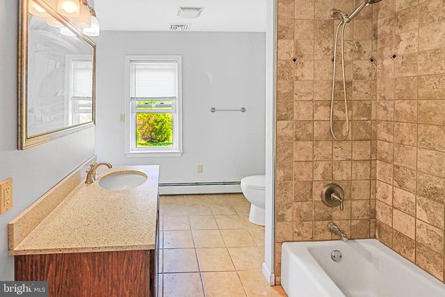 1131 E LIZARD CREEK RD, Lehighton, PA 18235