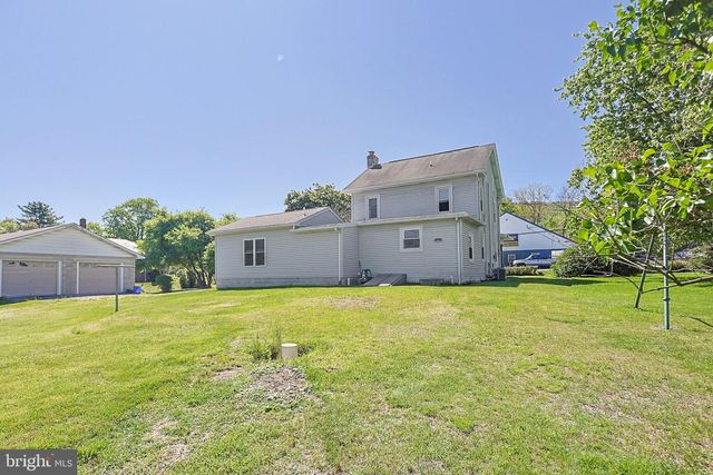 1131 E LIZARD CREEK RD, Lehighton, PA 18235