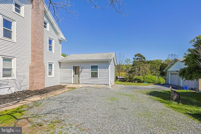 1131 E LIZARD CREEK RD, Lehighton, PA 18235