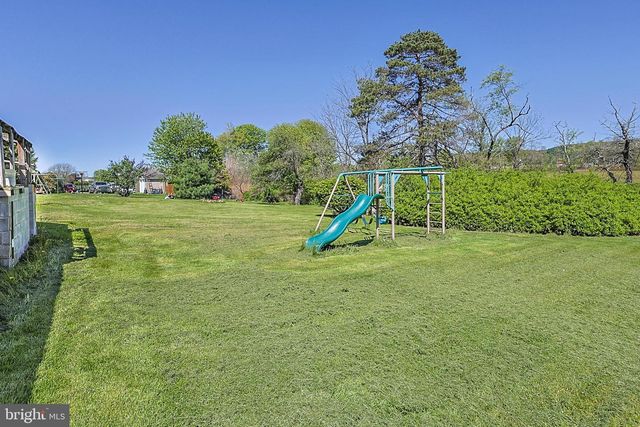 1131 E LIZARD CREEK RD, Lehighton, PA 18235