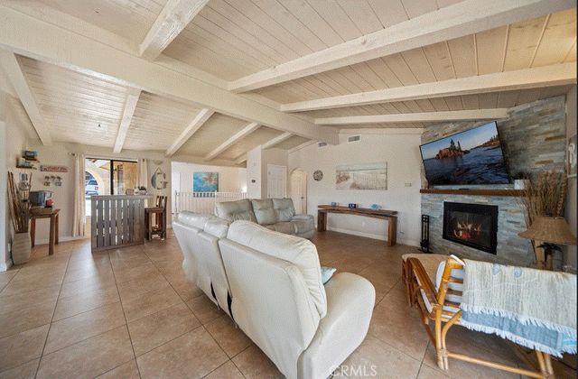 22032 W San Joaquin Drive, Canyon Lake, CA 92587