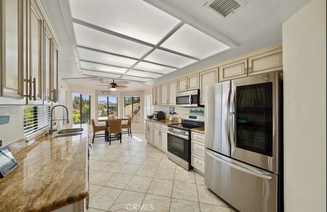 22032 W San Joaquin Drive, Canyon Lake, CA 92587