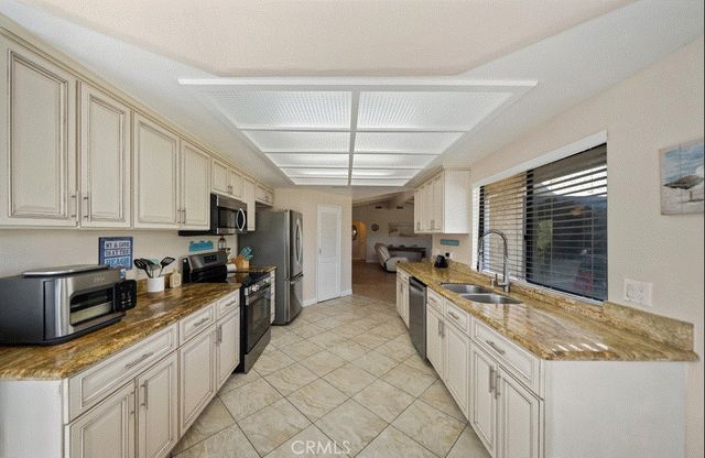 22032 W San Joaquin Drive, Canyon Lake, CA 92587