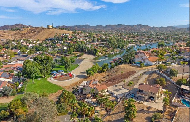 22032 W San Joaquin Drive, Canyon Lake, CA 92587