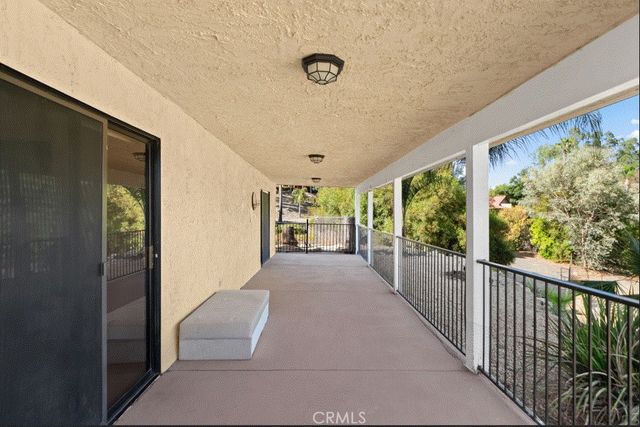 22032 W San Joaquin Drive, Canyon Lake, CA 92587