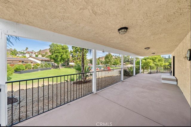 22032 W San Joaquin Drive, Canyon Lake, CA 92587