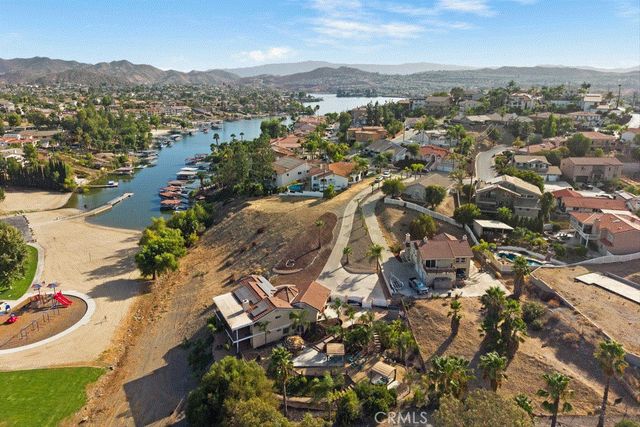 22032 W San Joaquin Drive, Canyon Lake, CA 92587